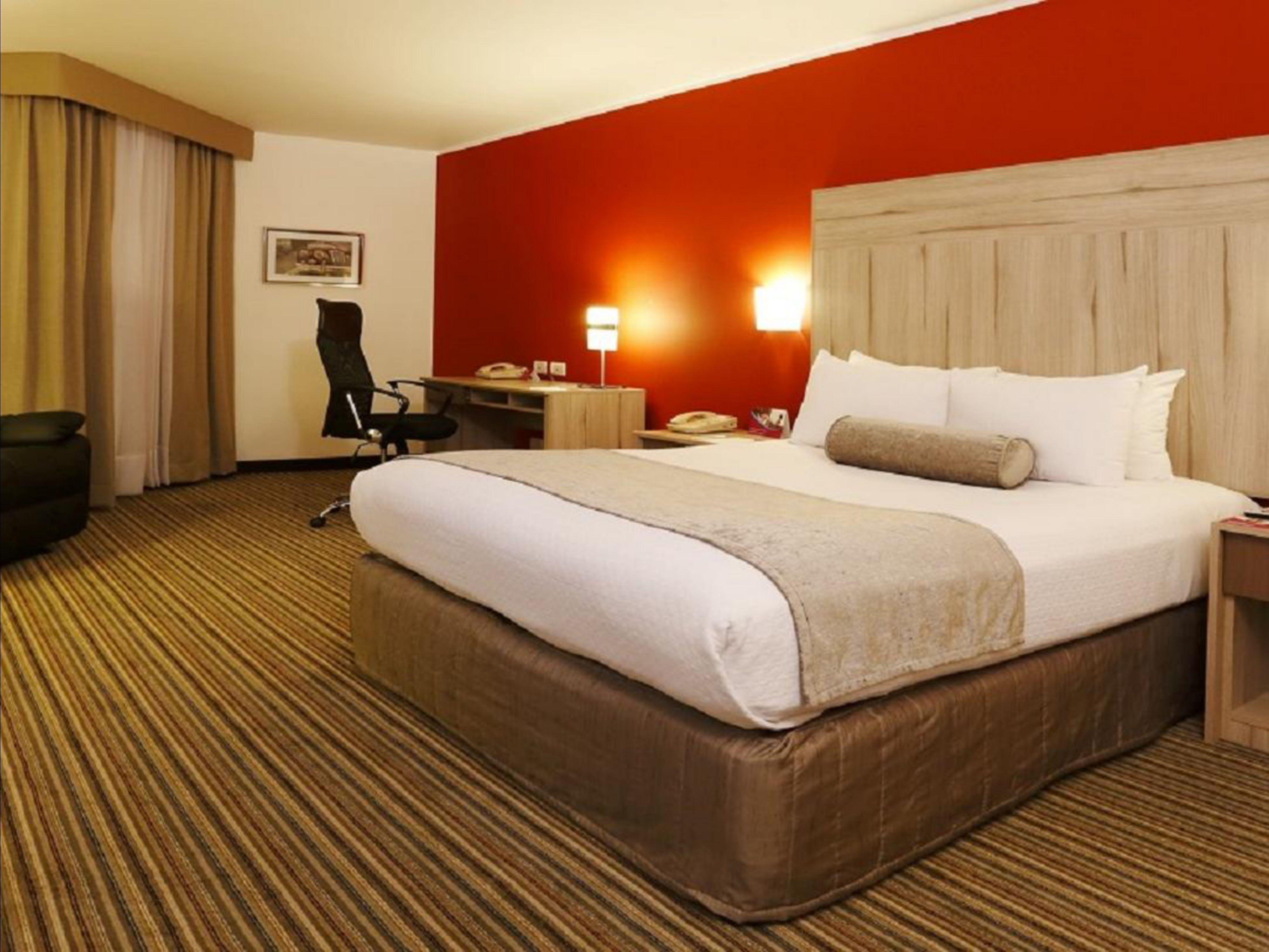 فندق كراون بلازا ليما المظهر الخارجي الصورة A typical room at the Holiday Inn Express
