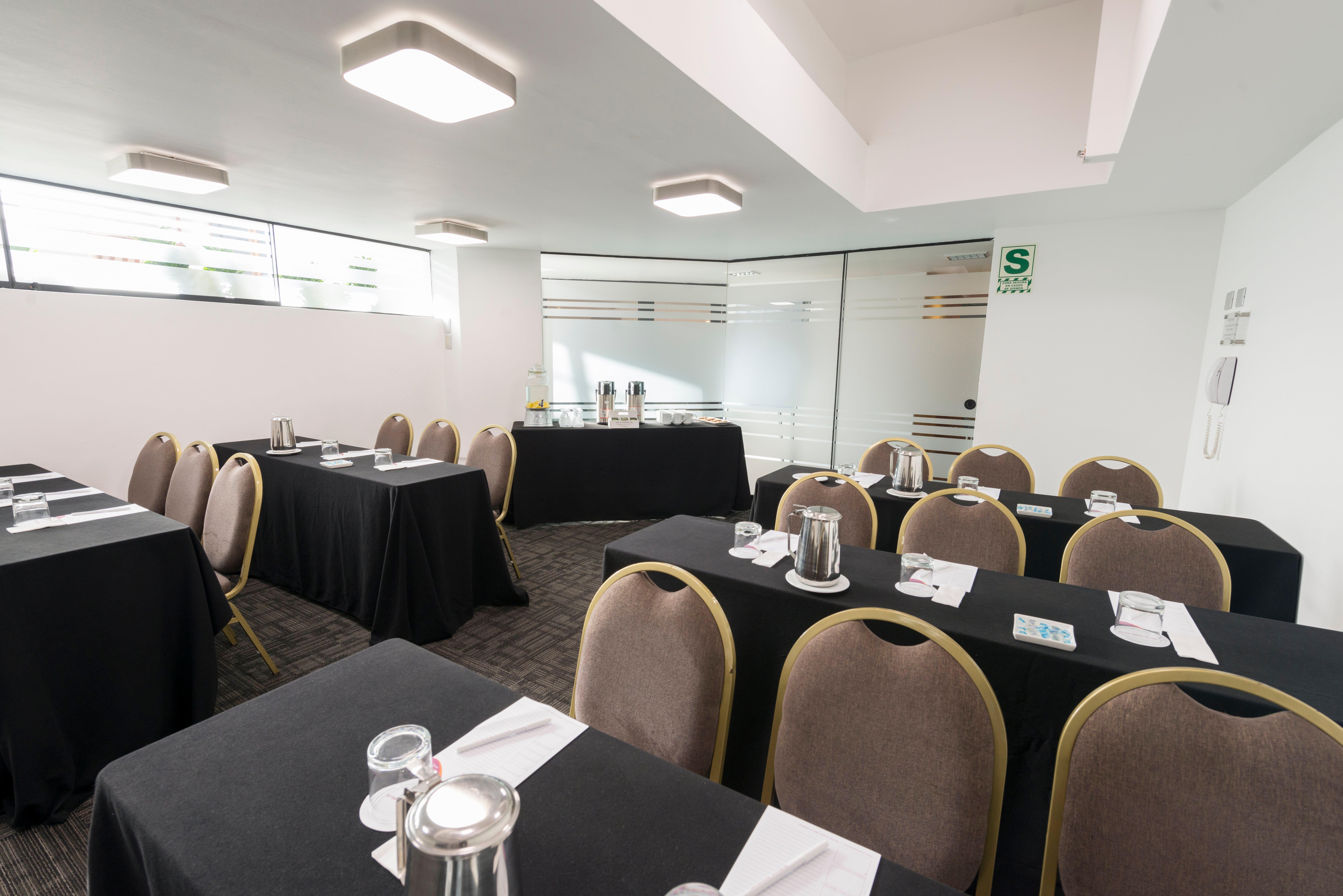 فندق كراون بلازا ليما المظهر الخارجي الصورة Meeting room