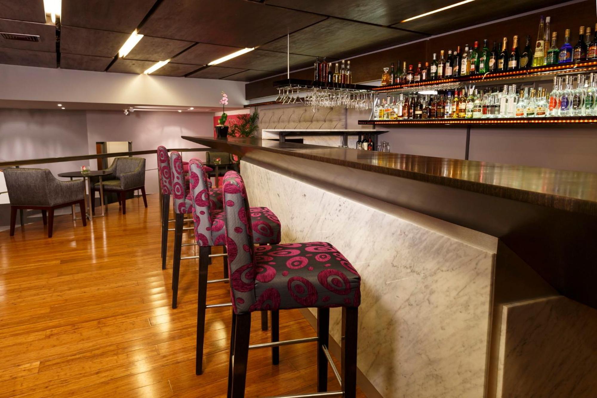 فندق كراون بلازا ليما المظهر الخارجي الصورة The bar at the lounge